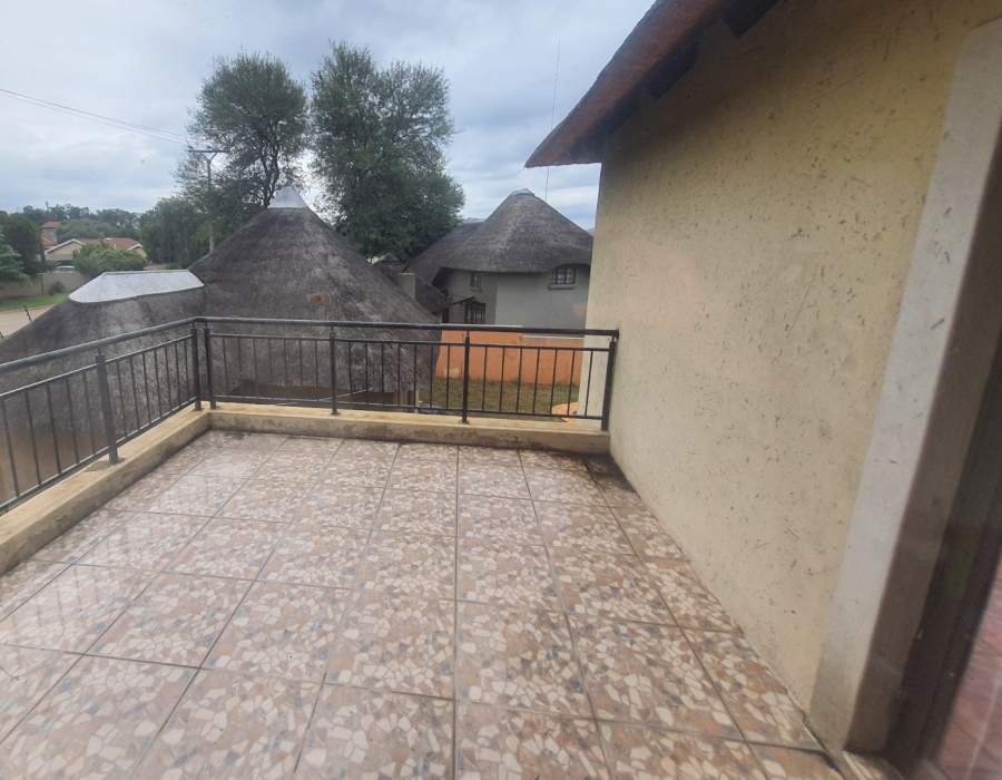 5 Bedroom Property for Sale in Melodie North West